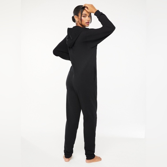 SAVAGE X FENTY FOREVER SAVAGE HOODED
ONESIE SIZE 4-6 - Picture 4 of 9